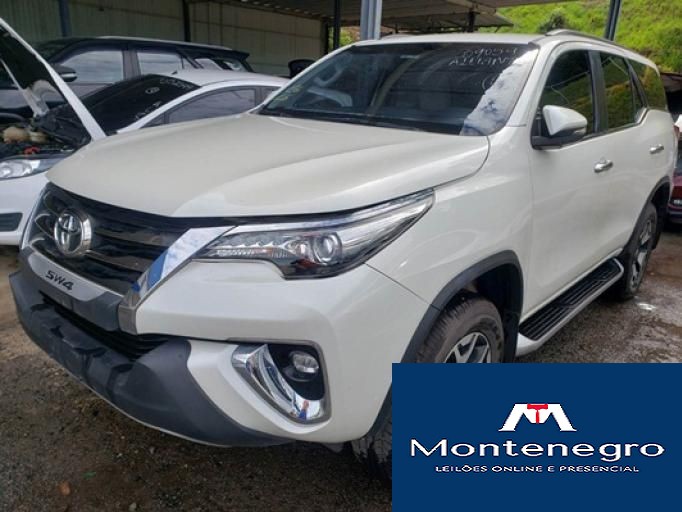 TOYOTA HILUX SW4 19/19